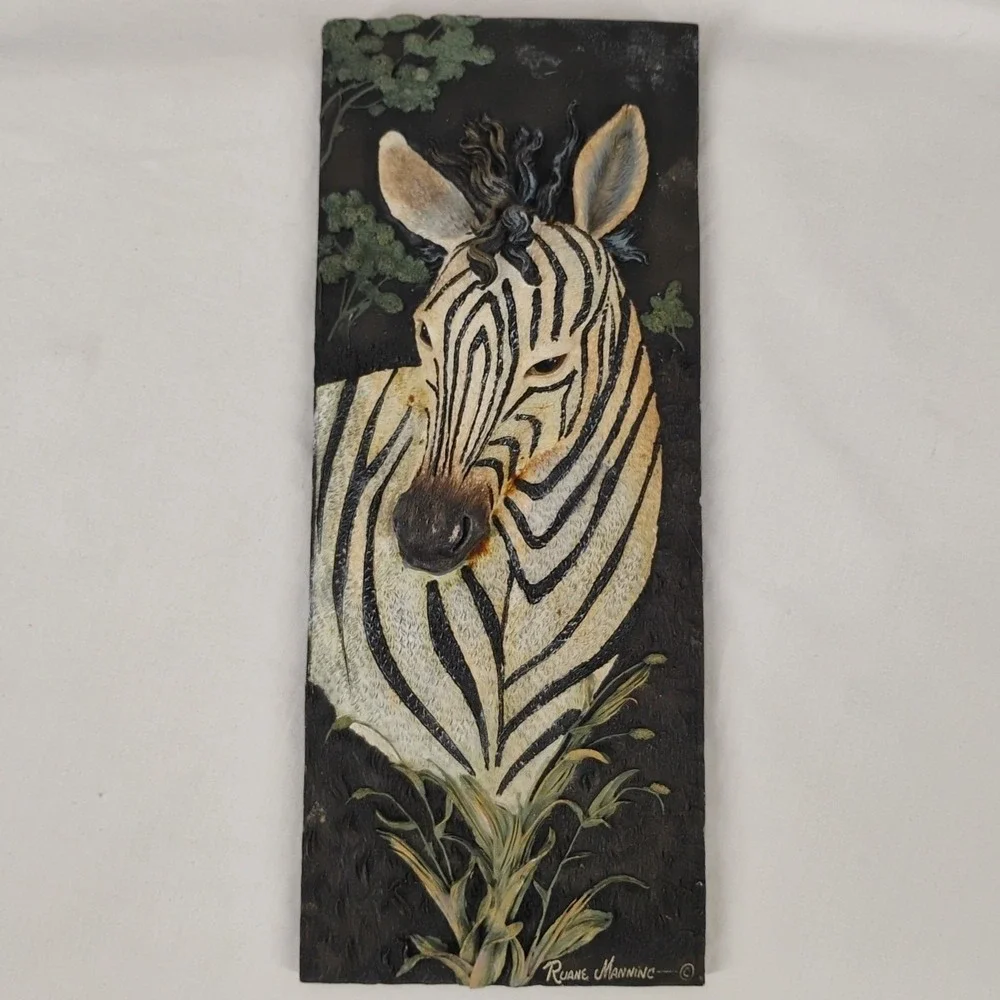 Ruane Manning 2pc Painted 3D Wildlife Resin Plaques Lion &‎ Zebra Safari African